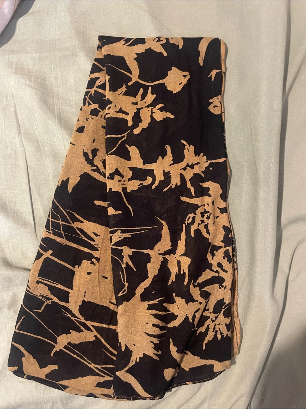Tan Shadow Blossom Vela - Picture 2 of 2